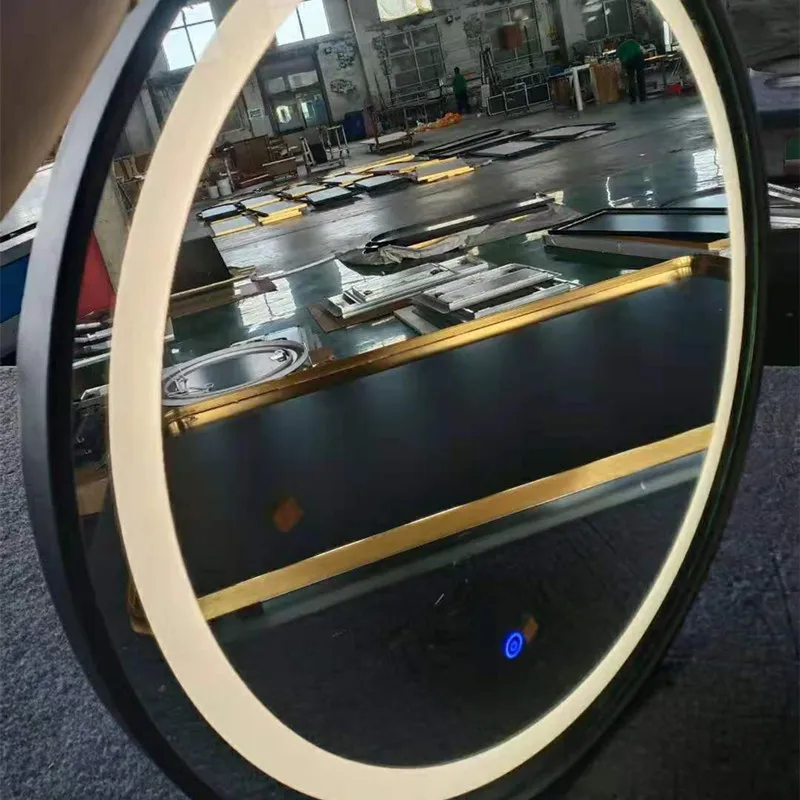 Badezimmerspiegel aus Aluminiumlegierung mit Metallrahmen, LED, intelligent beschlagfrei, High-End-Fünf-Sterne-Hotelspiegel